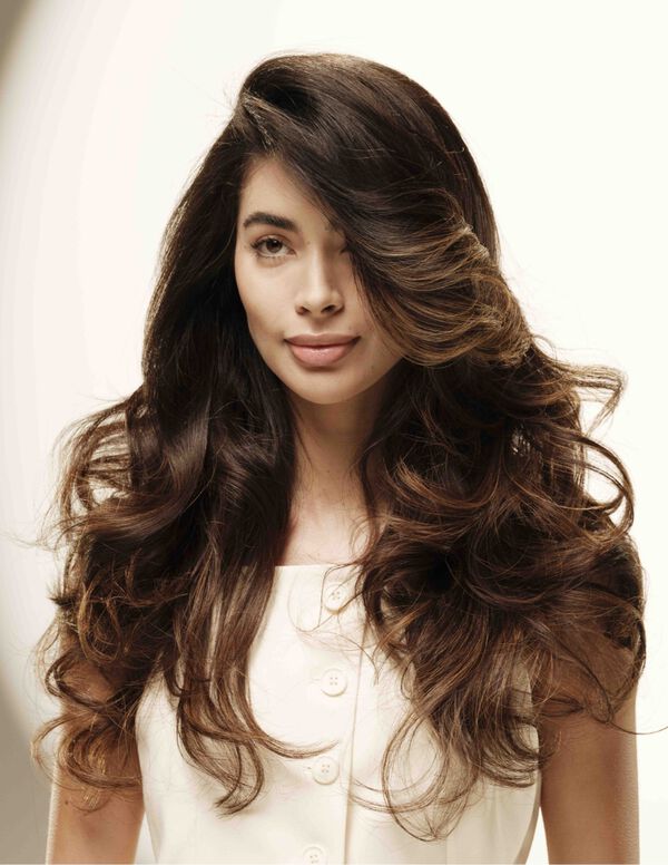 تضم by Sisley Hair Rituel مجموعة من منتجات تصفيف الشعر وفراشي مناسبة لجميع أنواع الشعر ولمختلف أساليب التجفيف بالمجفف
